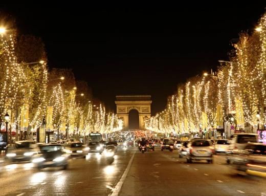 Christmas illuminations on the Champs-Élysées: experience the festive season from Hôtel Le Marianne